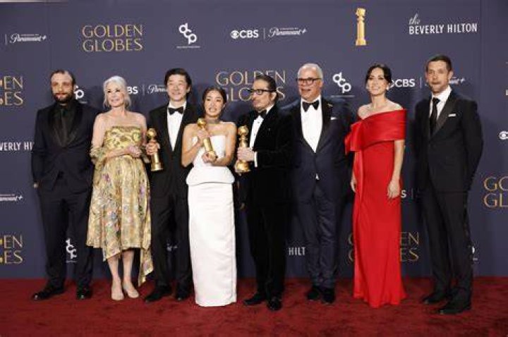 
“There ain’t no way”: Fans shocked that Steven Spielberg won at the Golden Globes 2023 over Avatar’s James Cameron 