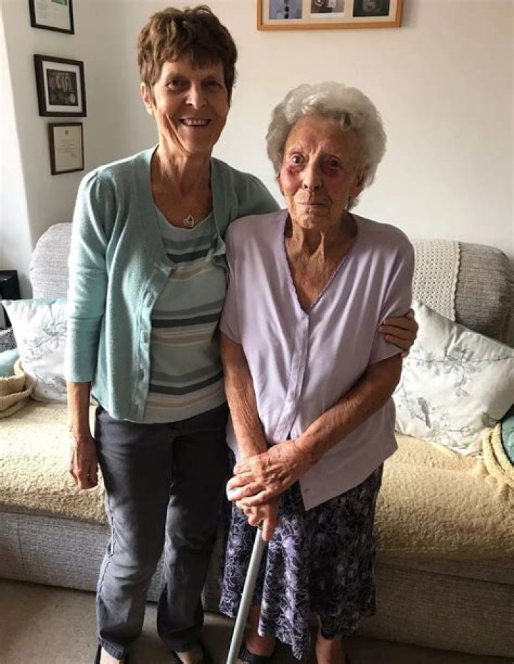 
Woman, 102, Finds Unmarked Grave of Her Stillborn Baby After Over 70 Years: ‘It Was a Relief’ 